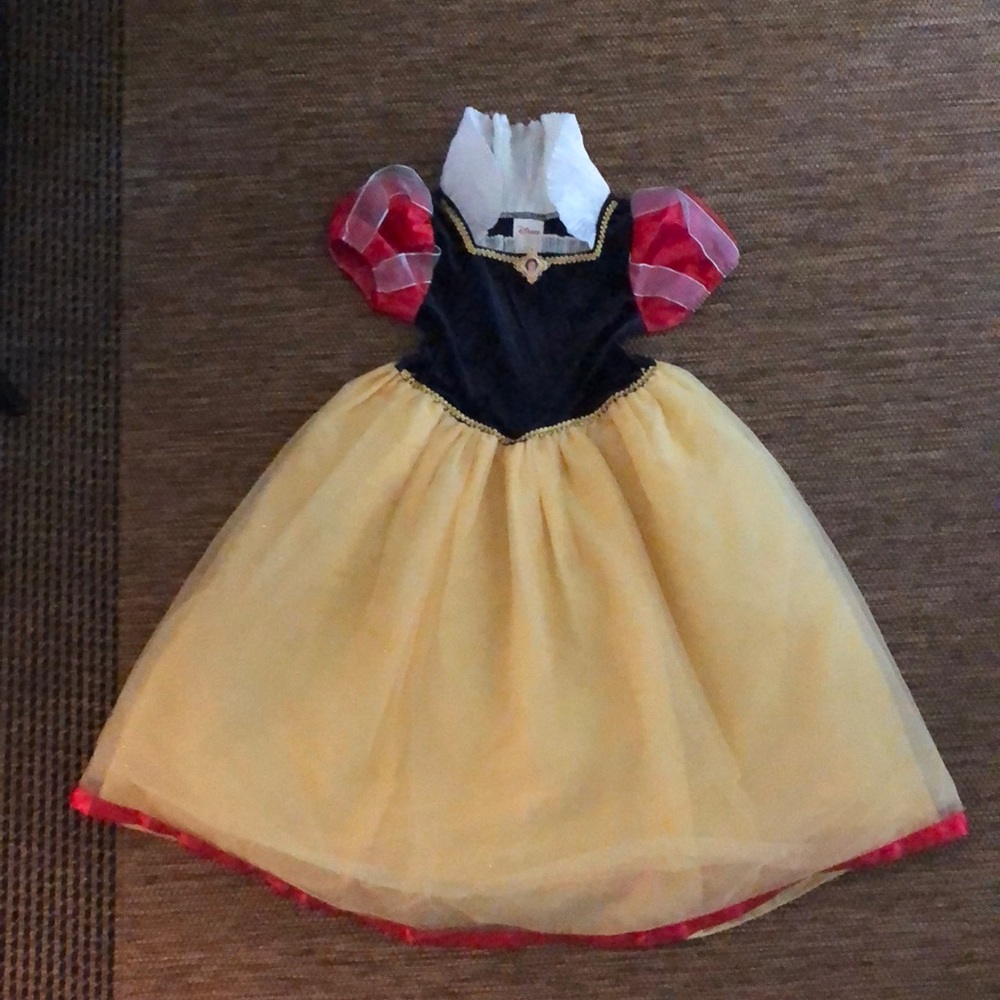 Snow White Costume size medium